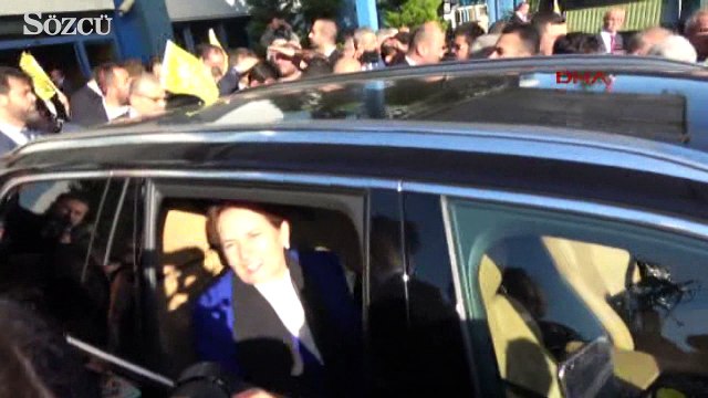 İyi Parti Genel Başkanı Akşener’e meşaleli karşılama