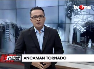 Tornado Terjang Pesisir Pantai Padat Wisatawan
