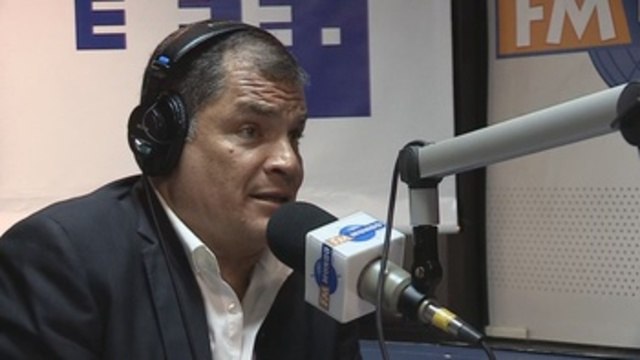 Correa dice que Ecuador empieza a dejar de ser una democracia