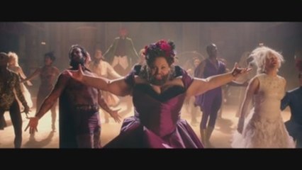 Gigantes, enanos y mujeres barbudas en "El gran showman", un musical sobre tolerancia y aceptación