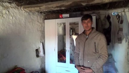 Toprak Evde Kalan Köylüleri Korku Sardı