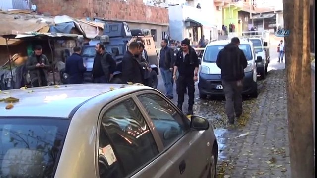 İlkokula El Yapımı Patlayıcı ile Saldırı