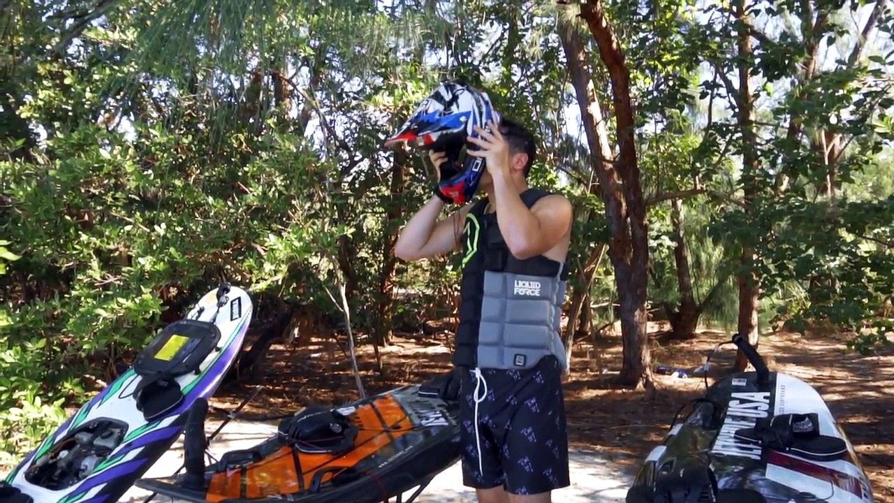 Surfez sur une planche à moteur sans les vagues !!