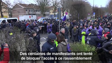 Affrontements dans la rue alors que l'AfD se réunit à Hanovre