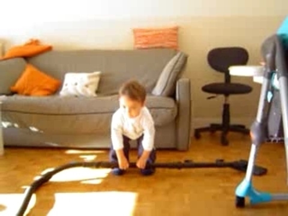 vive l'aspirateur! Mais un peu dur à éteindre!