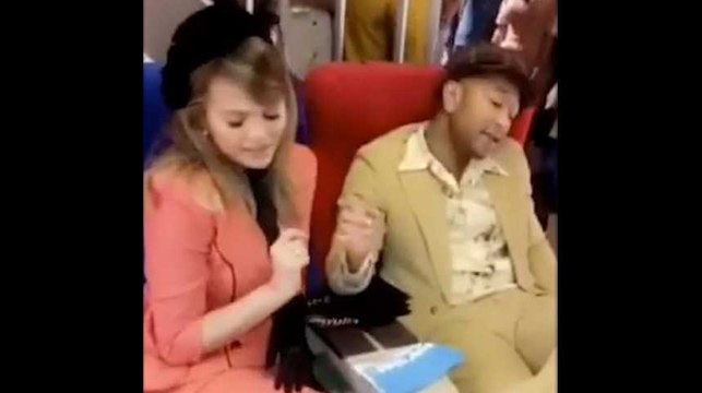 OSS 117 aurait adoré participer à l'anniversaire de Chrissy Teigen