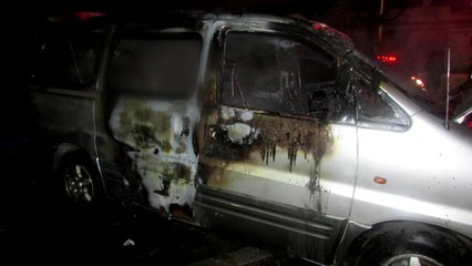 승합차에서 불...차 안에서 자던 60대 사망 / YTN