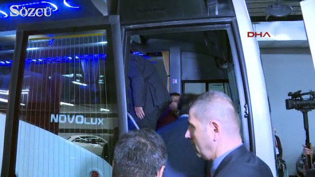 Fikret Orman, Dursun Özbek'e otobüse kadar eşlik etti