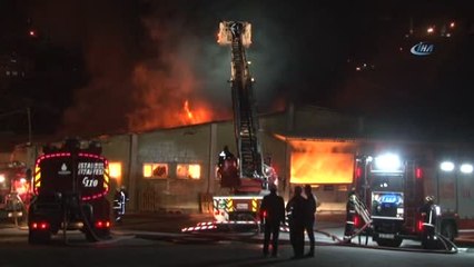 Alibeyköy'de Beyaz Eşya Deposu Alev Alev Yandı