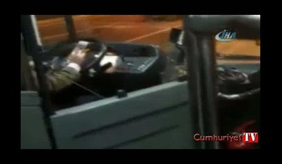 Skandal görüntüler cep telefonuna yansıdı, şoför görevden alındı