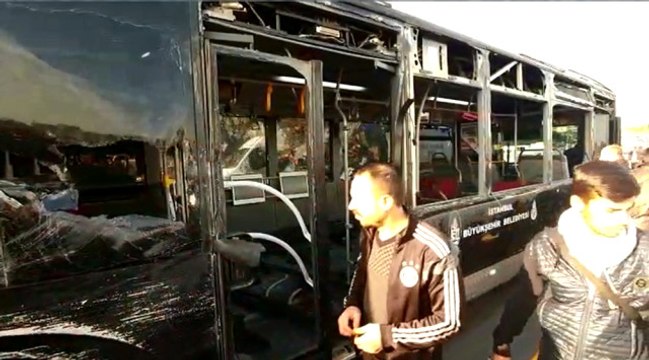 Sefaköy'de Metrobüs Kazası: 14 Yaralı