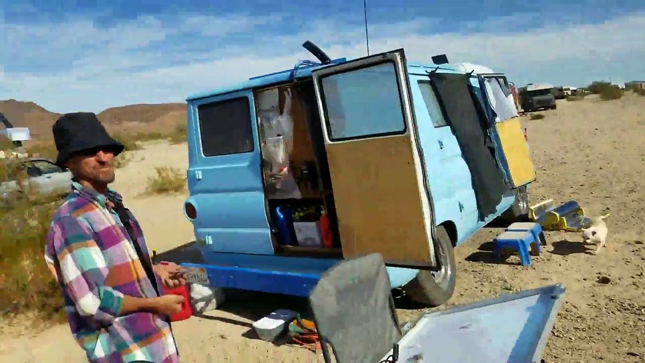 Jive Turkey Day Shenanigans with Tina 2017 Van Build Party