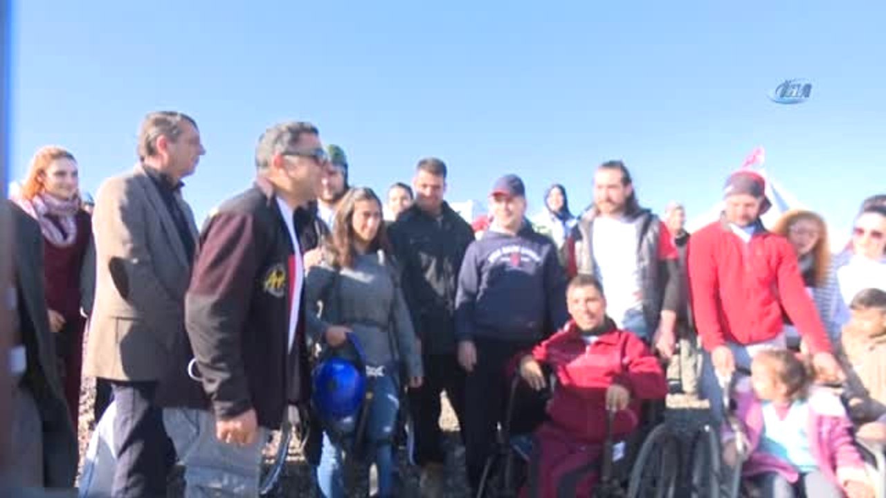 Engellilere Yamaç Paraşütüyle Uçuş Deneyimi