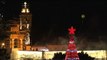 الفلسطينيون يضيئون شجرة الميلاد في بيت لحم