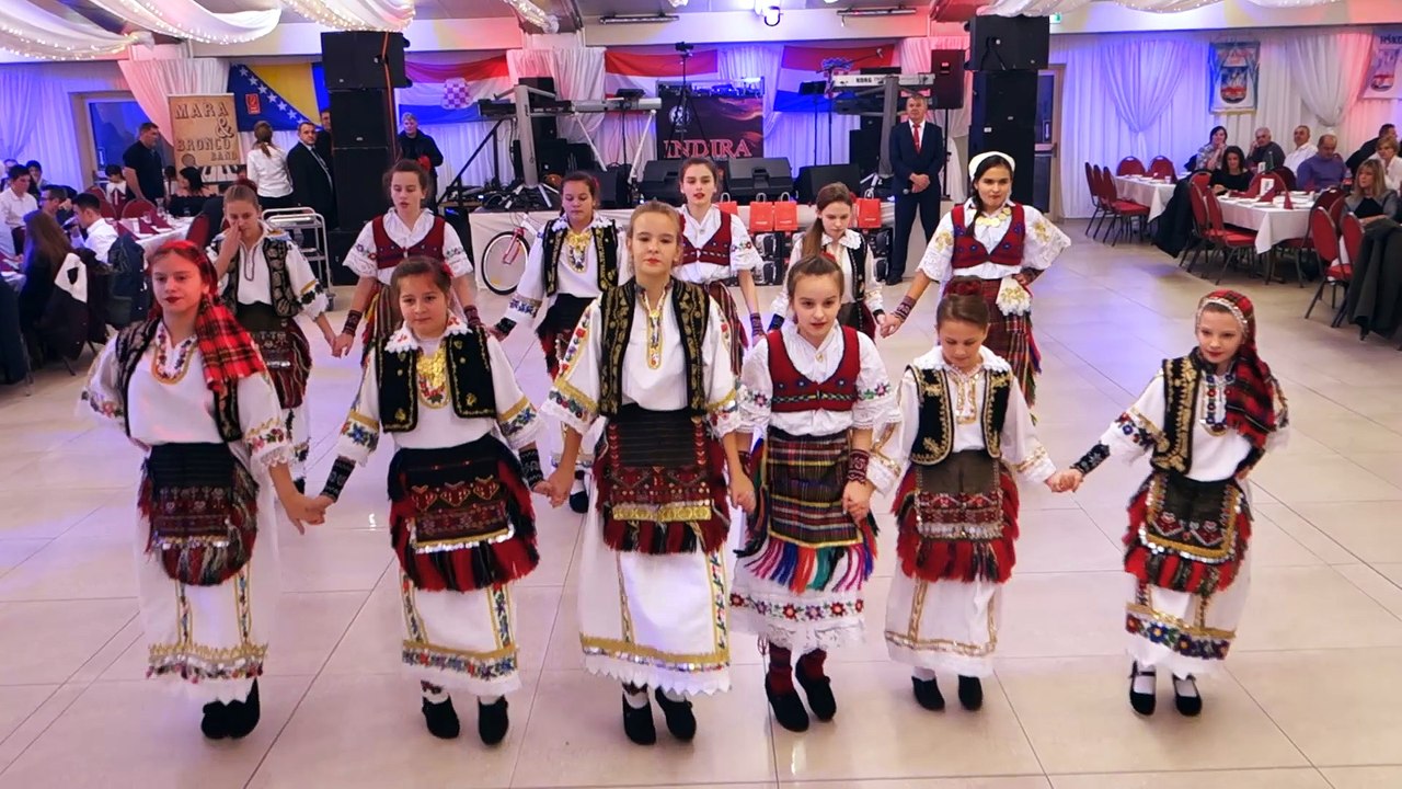 16. Posavsko sijelo 2017. - nastup HKUD-a Naši Običaji Wien