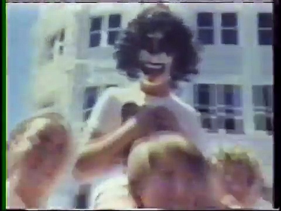 KISS 1980 11 02 Sydney, Australia National News Report On Town Hall Appearence #2-gh3TzStL-W0