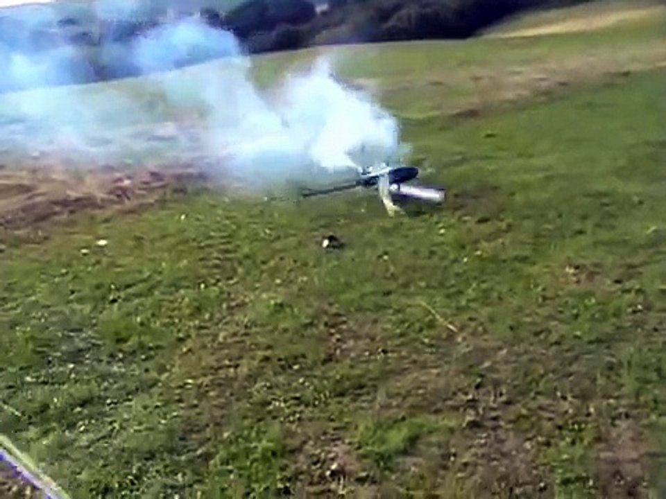 RC Helicopter Crash Funny !!!-JdrBihTT3p0