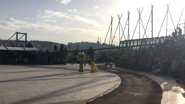 Karagöz ve Hacivat Miniatürk'te Çocuklarla Buluştu - İstanbul