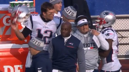 Tom Brady and Josh McDaniels get animated on the sideline
