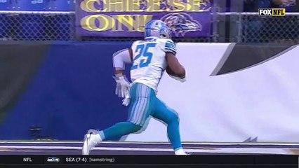 Theo Riddick sneaks out to the right for 4-yard TD