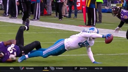 Michael Roberts make incredible leaping catch for 23 yards