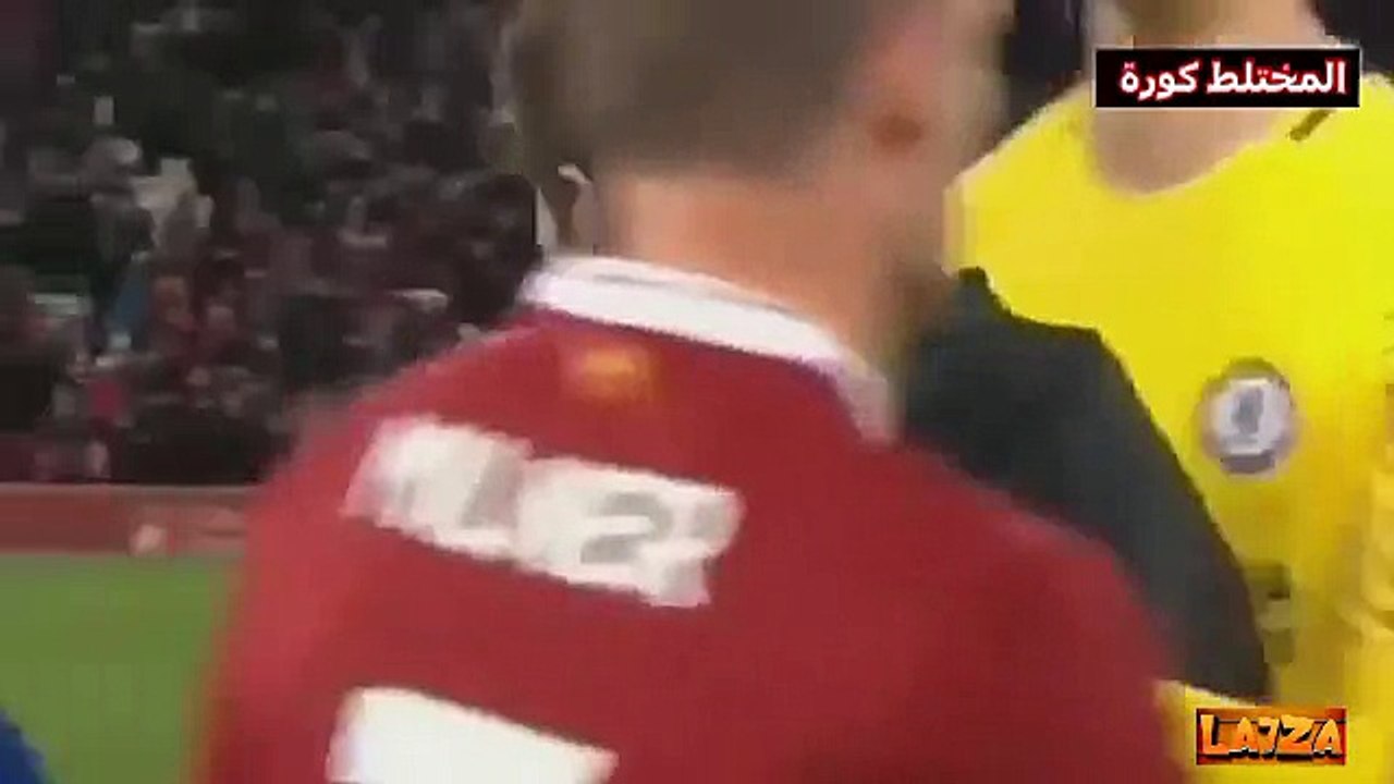لحظة تبديل هازارد القميص مع محمد صلاح عقب انتهاء مباراة ليفربول و تشيلسي بالتعادل