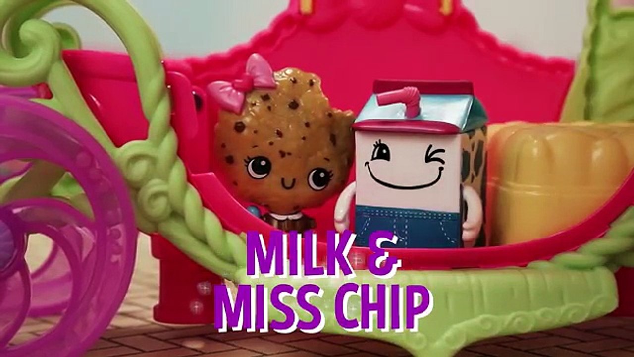 Barbie™ Dreamtopia Sweet Pair Party Scene Recreation | Barbie