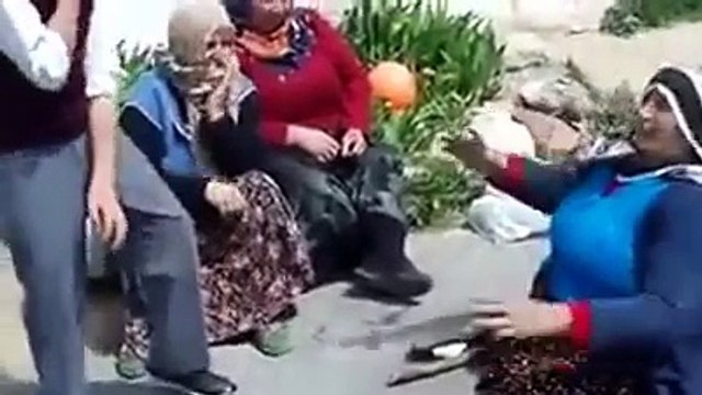 Apaçi dansı yapan teyze