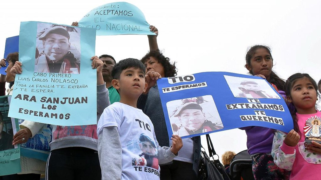 Verschollenes U-Boot: Familien geben Hoffnung nicht auf