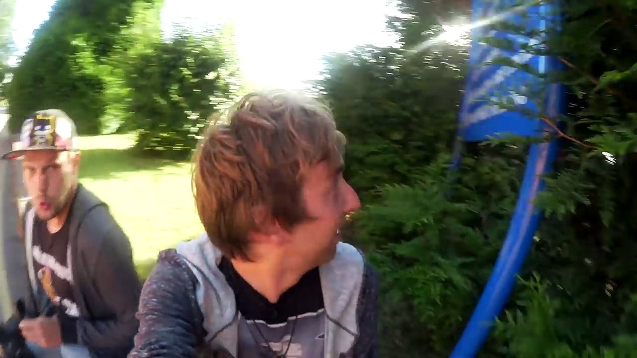 Sandra verursacht Feueralarm!!! ( Behind the scenes 'Sandra im Sprachcamp )-O_aNDRD4rpM