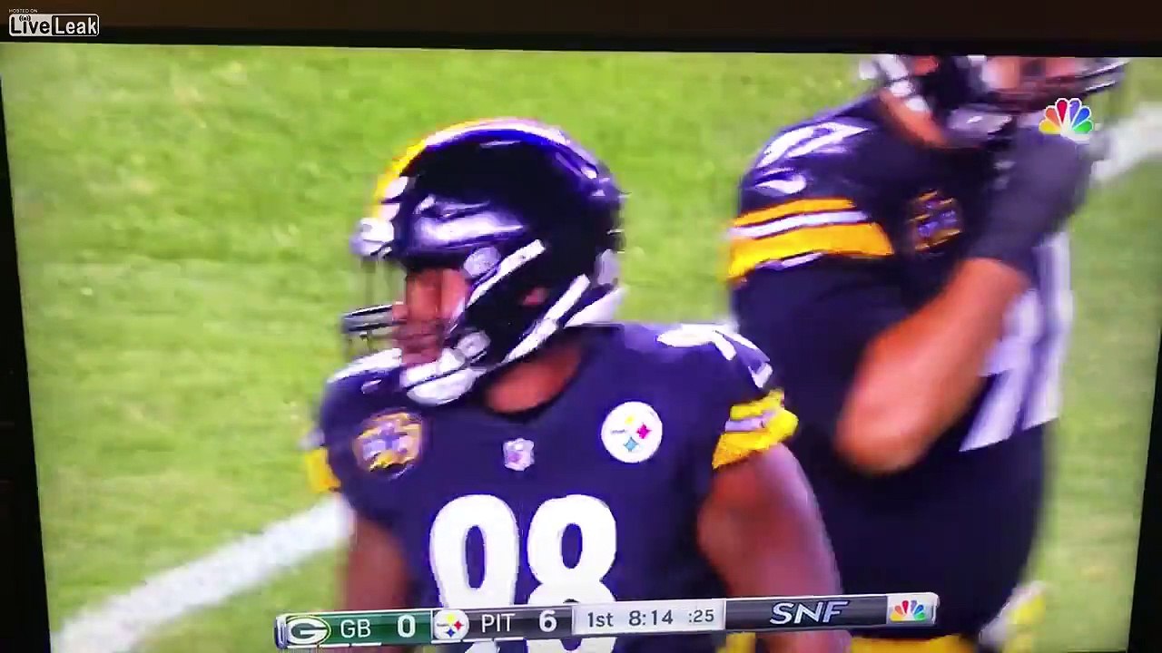 NFL players locked together Dailymotion Video