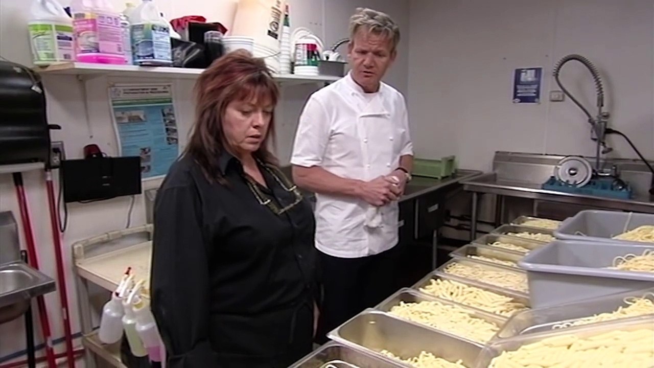 Empty Restaurant Has Over 400 Portions of Pre-Cooked Pasta! _ Kitchen Nightmares-L8xtw4tSmuQ