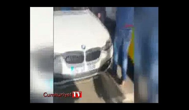 İETT şoförü ile otomobil sürücüsü tekme tokat birbirine girdi