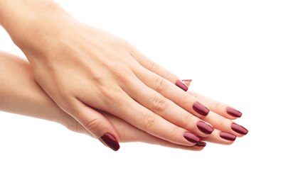 يداك تكشفان عمرك..جدّدي شبابهما بهذه التقنيّة الحديثة