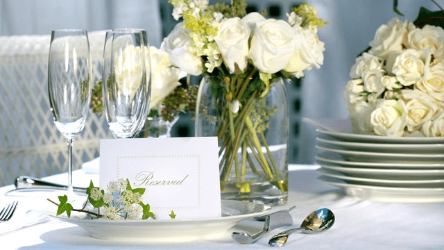 تعرفي على الأخطاء الشائعة في اختيار ديكور الزفاف مع جولي