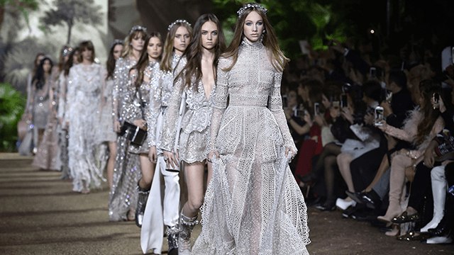 اكتشفي روعة الشرق في تصاميم إيلي صعب للهوت كوتور