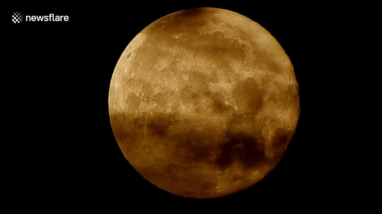 Beautiful footage of the Supermoon in London