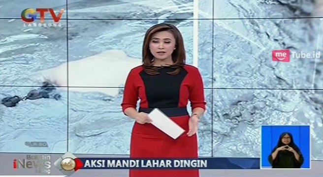 Pasca Gunung Agung Meletus, Pria Ini Lakukan Aksi Mandi di Lahar Dingin