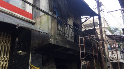 Cận cảnh ngôi nhà bị cháy