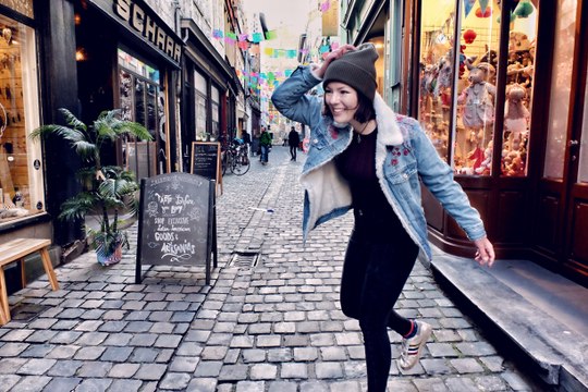 Hitchhiking Guide | Abandoned Stock Exchange | Wasted Life