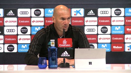 Ballon d'Or: Ronaldo "mérite" un cinquième trophée, juge Zidane