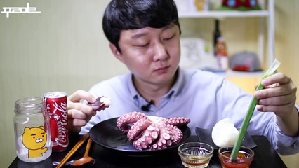 통 문어 먹방은 처음이지? 리얼사운드 옥탑방미식가 #36화 Social Eating Show Mukbang^ㅡ^!