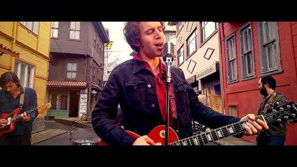 Adamlar - Koca Yaşlı Şişko Dünya