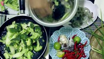 Shrimp Fried Recipe with Broccoli - Pretty Girl Fried Shimp Recipe with Broccoli in Night
