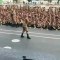 Danse hiphop d'un soldat iranien devant tout son régiment