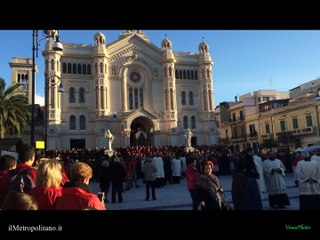 Скачать видео: Processione della Madonna della Consolazione Reggio Calabria