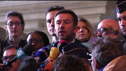 Bruxelas adia decisão sobre Puigdemont