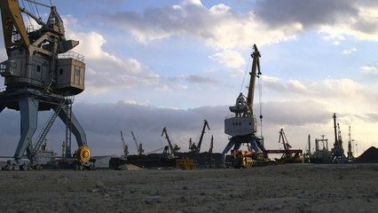 Carbón norcoreano varado por sanciones, los rusos hacen negocio