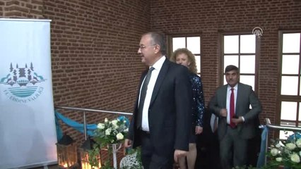 Hakime Hanım "Geleneksel Dünya Bebeklerini" Sergiledi