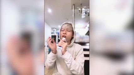 Đức Phúc lần đầu cover "Chạm khẽ ti anh một chút thôi" cực hay